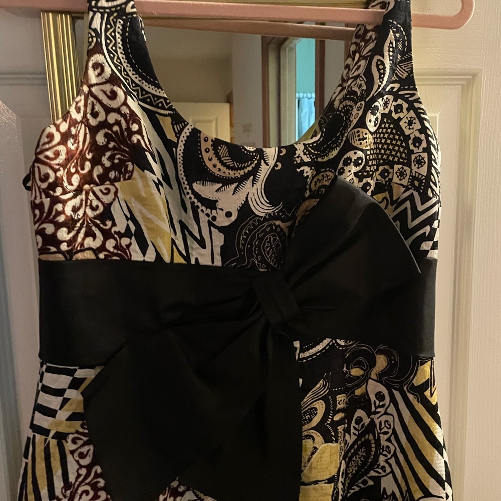 Kay Unger Black and Gold A-line Midi Dress with Scoop Neck for Cocktail